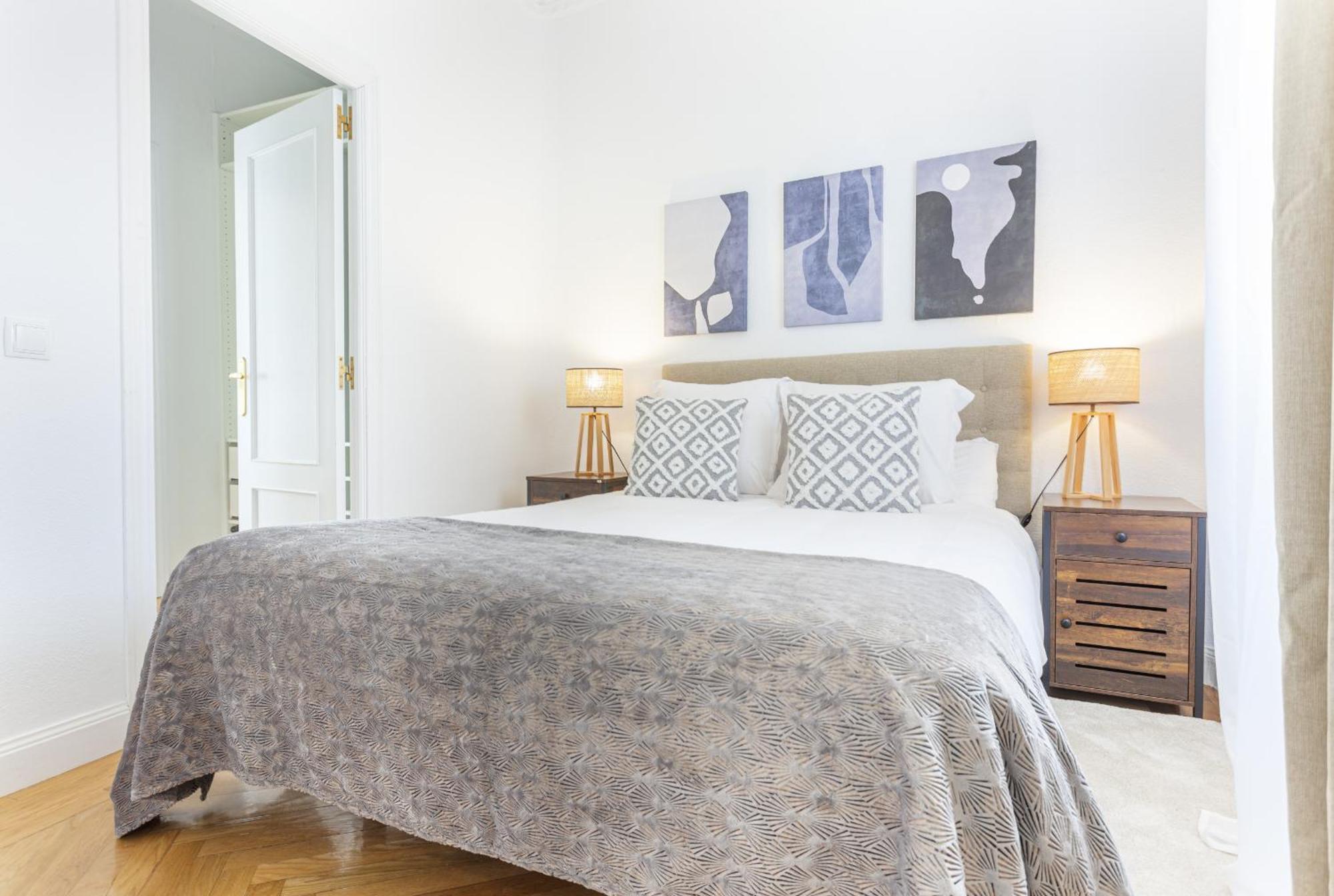 Apartamento Santa Ana Place En Madrid Eksteriør billede